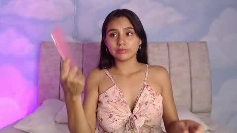 Aliclark online show from March 4, 7:22 pm