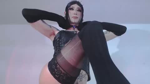     online show from May 6, 1:00 am