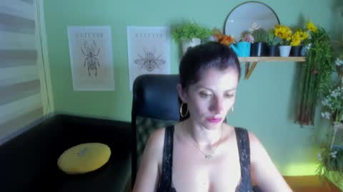 Snapshot of aliiz_01 chatting on December 28, 6:39 am Camii online show from December 28, 6:39 am