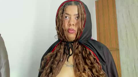 alika online show from October 31, 5:24 pm