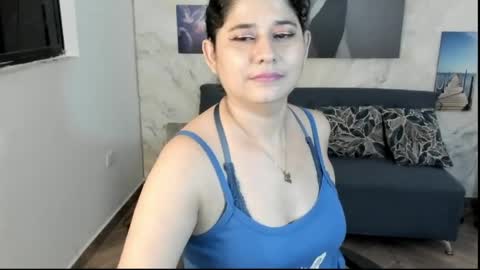 alinabozz1 online show from June 8, 2:23 am