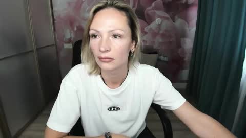 AlinaMoor online show from October 17, 8:07 am