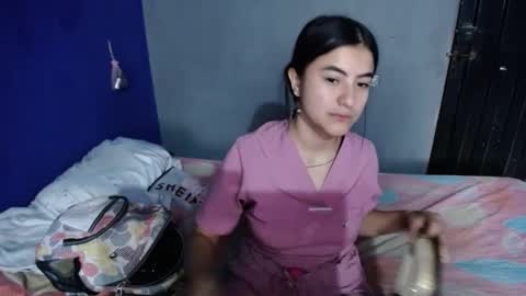 Snapshot of alis_jones__ chatting on March 3, 1:34 pm Alis jines online show from March 3, 1:34 pm