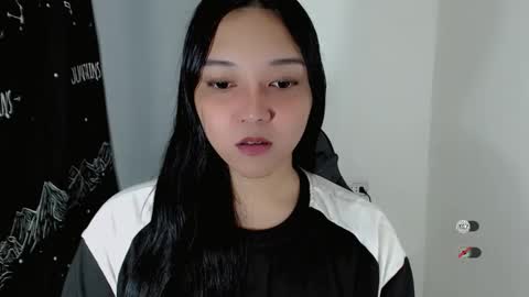 Shanti xhey online show from March 12, 8:12 pm