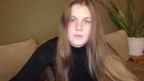 alisaxxxshy online show from December 15, 10:17 pm