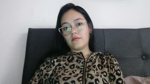 alisha_9997 online show from March 6, 1:10 pm