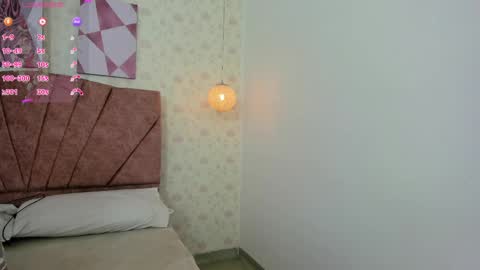 Alisse online show from April 7, 12:18 pm