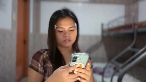 aliyah online show from April 16, 4:18 pm