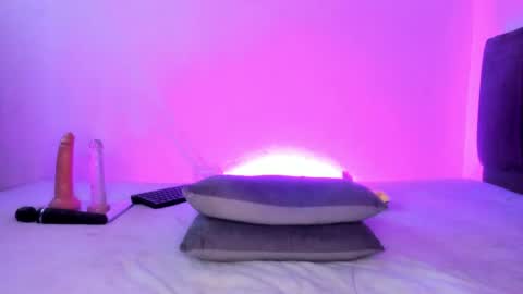 alizzon online show from June 9, 1:39 am