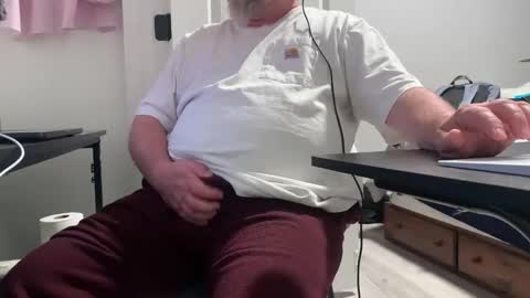 Allergictolove online show from February 16, 11:14 pm