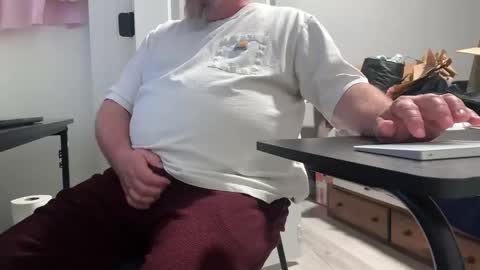 Allergictolove online show from February 15, 7:34 pm