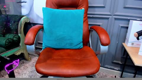 Snapshot of allessandrosantos chatting on December 21, 11:45 pm                                 Help me reach 100 likes online show from December 21, 11:45 pm