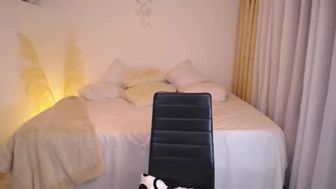 Allie  online show from December 3, 11:38 pm