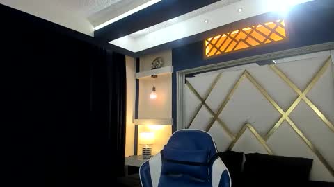 ALLISON online show from January 18, 3:59 am