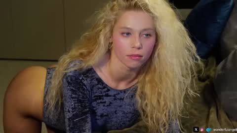 allissonhotbb online show from March 5, 7:06 pm