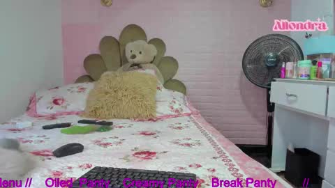 Snapshot of allondra_11 chatting on October 10, 9:52 pm allondra online show from October 10, 9:52 pm