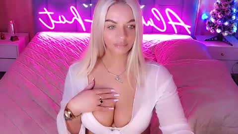 AlwaysHot online show from December 23, 3:45 am