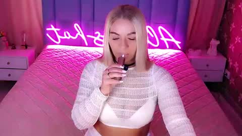 AlwaysHot online show from April 12, 2:15 am