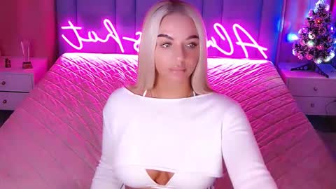 AlwaysHot online show from January 14, 2:08 am