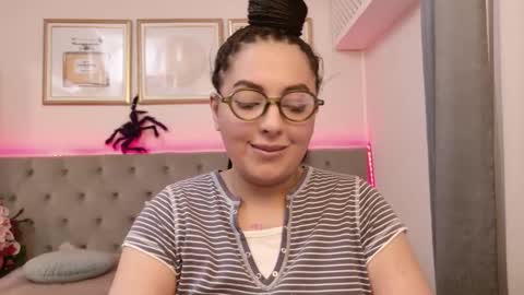 Snapshot of allyiah chatting on October 20, 7:19 pm online show from October 20, 7:19 pm