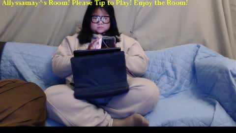Allyssamay online show from February 1, 4:42 am