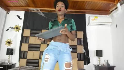   online show from November 3, 7:15 pm