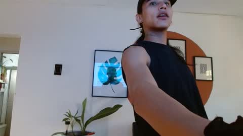 Snapshot of alogenotwink chatting on February 11, 12:47 pm STEPHAN  online show from February 11, 12:47 pm