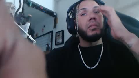 simplyfaded online show from March 19, 11:48 am