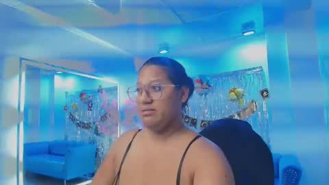 Alondra  online show from December 14, 3:35 am