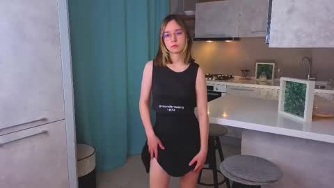 Alorena online show from December 5, 4:27 pm