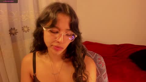 . .  online show from December 5, 11:01 pm