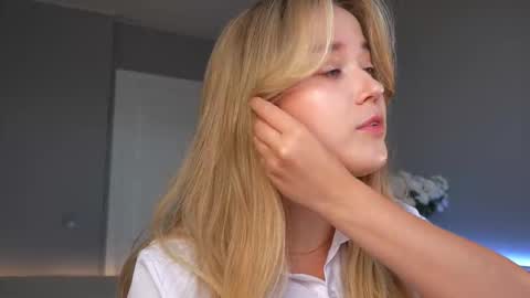 Amelia NEXT STREAM  online show from October 10, 1:50 pm