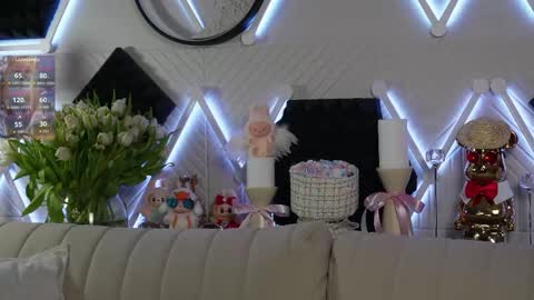 Alvuwka online show from April 18, 8:05 am