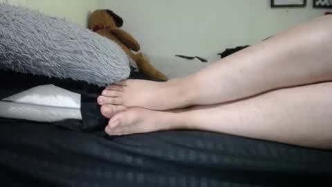 Snapshot of alynfoxx chatting on December 4, 2:25 am Alyn Maria online show from December 4, 2:25 am