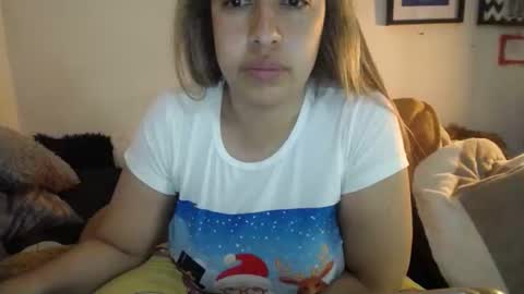 Snapshot of alynfoxx chatting on December 10, 4:13 am Alyn Maria online show from December 10, 4:13 am