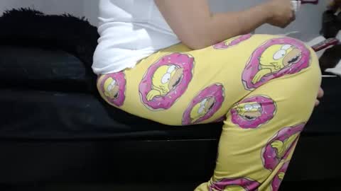 Snapshot of alynfoxx chatting on January 19, 3:39 am Alyn Maria online show from January 19, 3:39 am