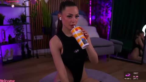 Alyse online show from July 4, 6:44 pm