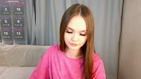 Mona online show from July 18, 5:04 pm