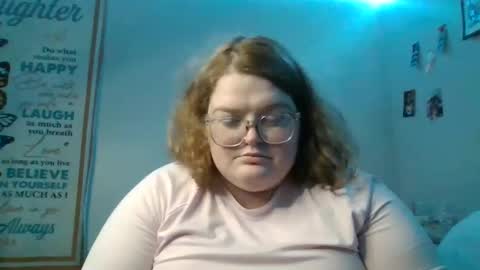 alyssa6960545 online show from October 19, 2:27 am