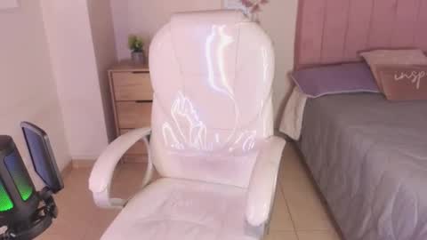 B I A N C A online show from October 1, 3:49 am