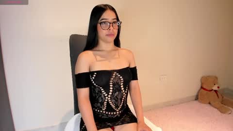 Amalia    real MIA  online show from May 10, 1:12 am