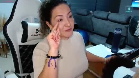  Amanda  online show from February 2, 2:09 am