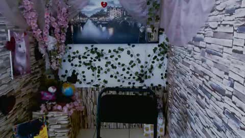 Snapshot of amanda_bright_ chatting on September 15, 11:12 am amanda_bright_ online show from September 15, 11:12 am