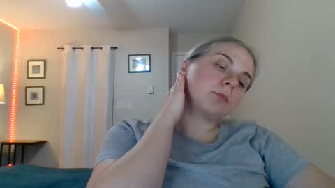 Snapshot of amandainbloom chatting on October 27, 5:18 am Amanda online show from October 27, 5:18 am