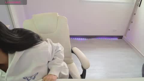 amara_silk online show from April 11, 5:06 pm