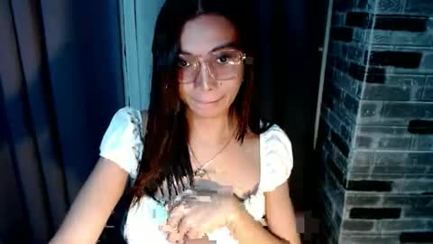 BELLA online show from March 27, 3:57 pm