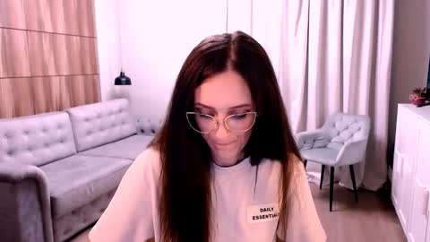 Snapshot of amazingeyes89 chatting on October 24, 10:49 am Izza online show from October 24, 10:49 am