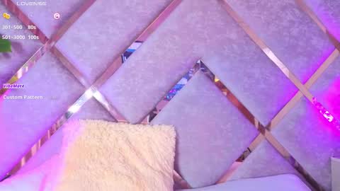   online show from December 19, 7:42 pm