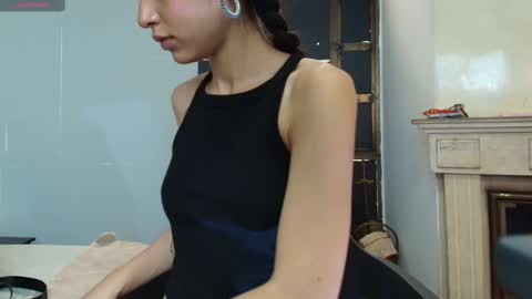 Snapshot of ambaross chatting on February 25, 8:53 pm Ambar Ross online show from February 25, 8:53 pm