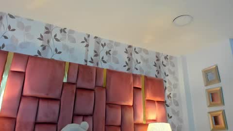 AmbarSantany  online show from February 2, 7:10 pm